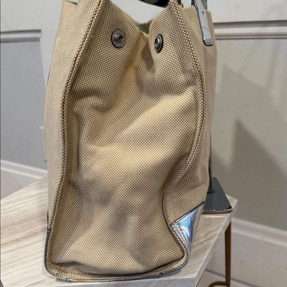 Tory Burch Tote Ella Canvas Silver Cream Logo Bag - Picture 7 of 17